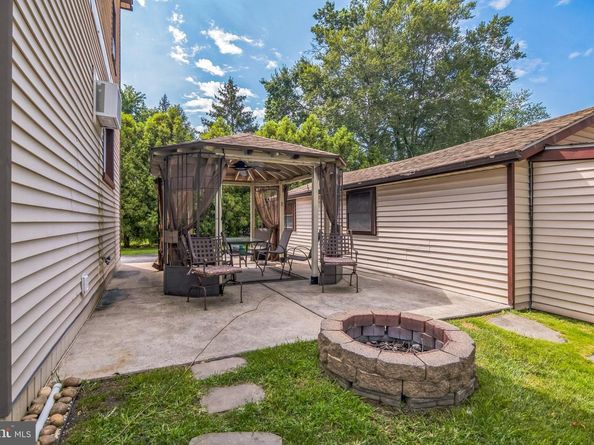 361 Amosland Road, Holmes PA 19043