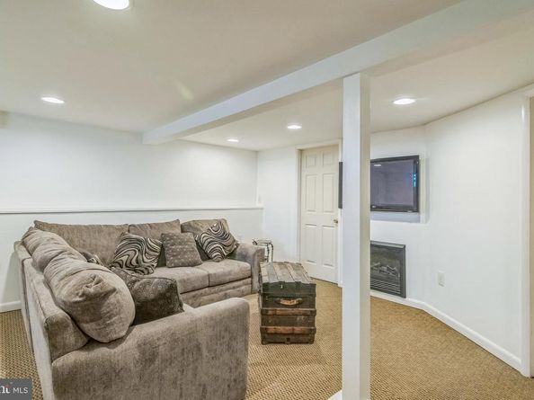 361 Amosland Road, Holmes PA 19043
