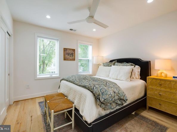 210 Cromwell Terrace NE, Washington DC 20002