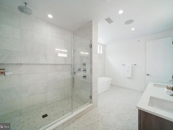 142R S Front Street, Philadelphia PA 19106