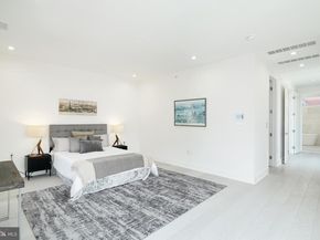 142R S Front Street, Philadelphia PA 19106