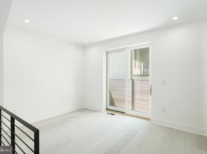 142R S Front Street, Philadelphia PA 19106