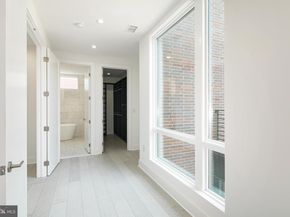 142R S Front Street, Philadelphia PA 19106