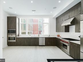 142R S Front Street, Philadelphia PA 19106