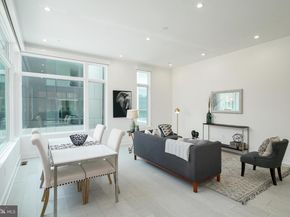 142R S Front Street, Philadelphia PA 19106