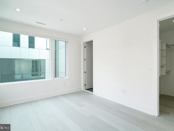 142R S Front Street, Philadelphia PA 19106