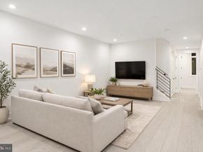 142R S Front Street, Philadelphia PA 19106