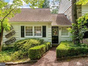 2070 Huntingdon Road, Huntingdon Valley PA 19006