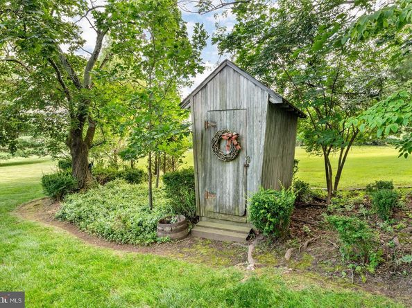 2070 Huntingdon Road, Huntingdon Valley PA 19006