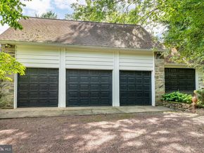 2070 Huntingdon Road, Huntingdon Valley PA 19006