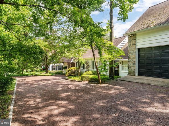 2070 Huntingdon Road, Huntingdon Valley PA 19006