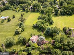2070 Huntingdon Road, Huntingdon Valley PA 19006