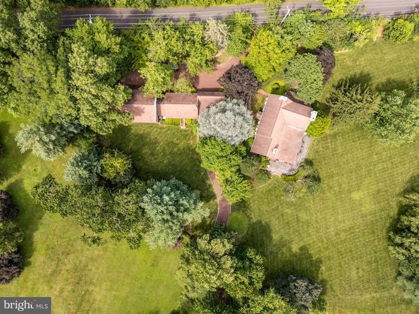 2070 Huntingdon Road, Huntingdon Valley PA 19006