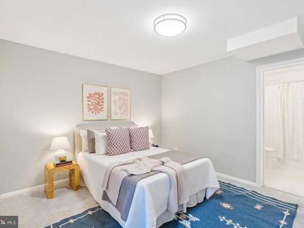 2246 S Randolph Street 1, Arlington VA 22204