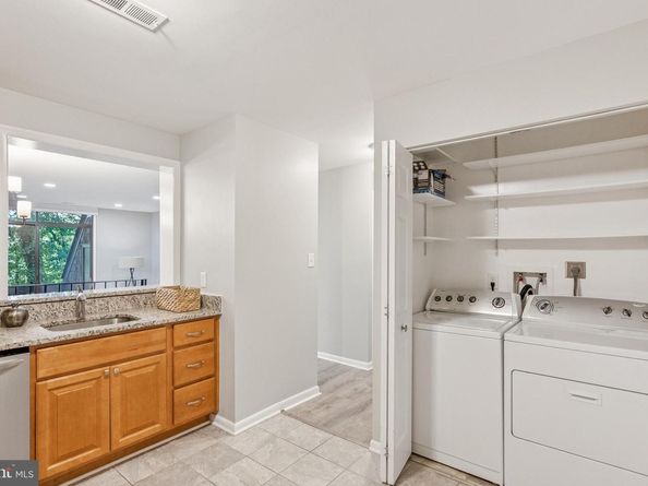 2246 S Randolph Street 1, Arlington VA 22204
