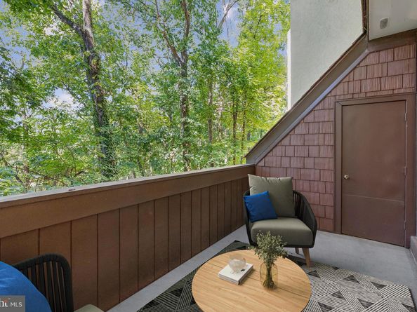 2246 S Randolph Street 1, Arlington VA 22204