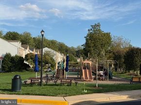 5295 Cozy Glen Lane, Alexandria VA 22312