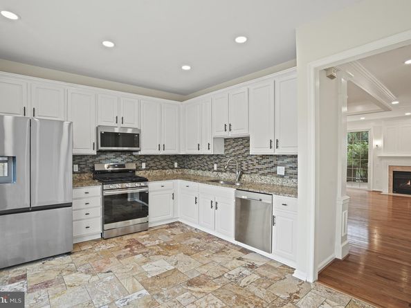5295 Cozy Glen Lane, Alexandria VA 22312