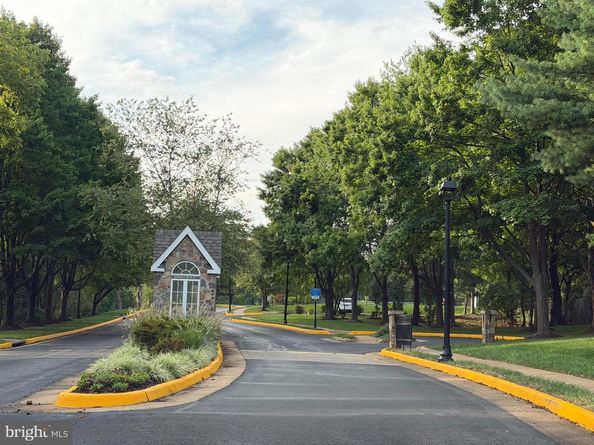 5295 Cozy Glen Lane, Alexandria VA 22312