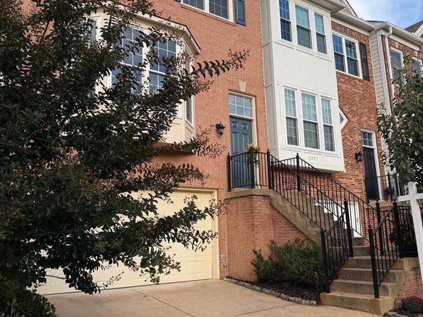 5295 Cozy Glen Lane, Alexandria VA 22312