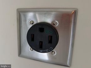 5295 Cozy Glen Lane, Alexandria VA 22312