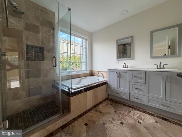 5295 Cozy Glen Lane, Alexandria VA 22312