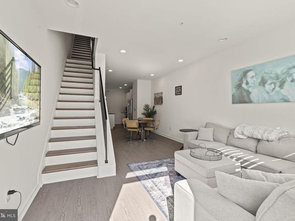 2544 S 2nd Street, Philadelphia PA 19148