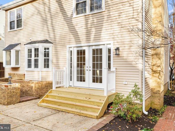 34 N Garfield Street, Arlington VA 22201