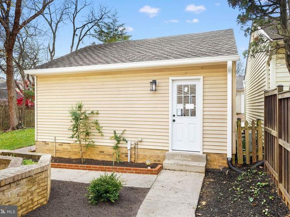 34 N Garfield Street, Arlington VA 22201