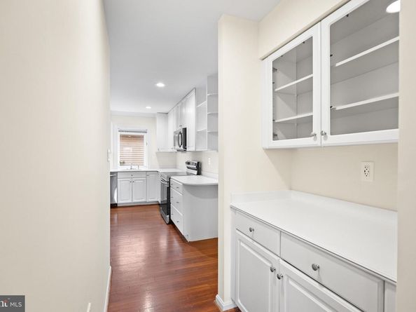 34 N Garfield Street, Arlington VA 22201