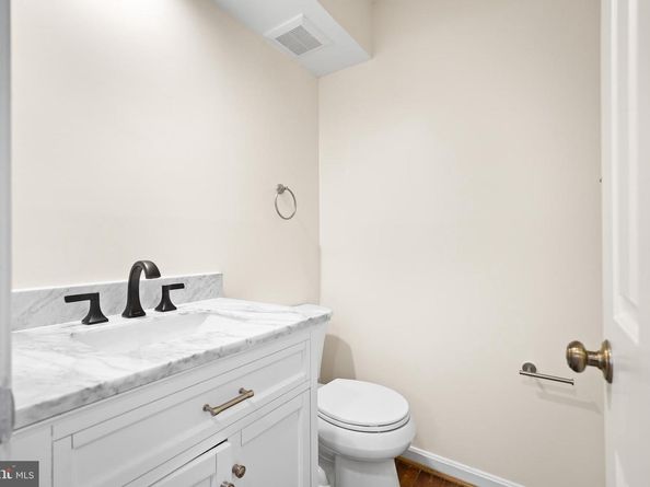 34 N Garfield Street, Arlington VA 22201