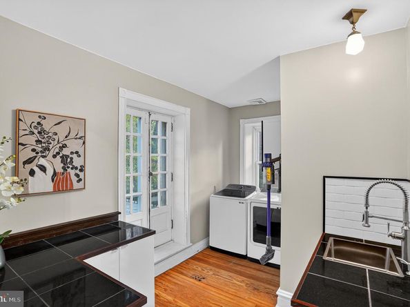 100 W Phil Ellena Street, Philadelphia PA 19119