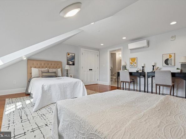 1215 Spruce Street 301, Philadelphia PA 19107