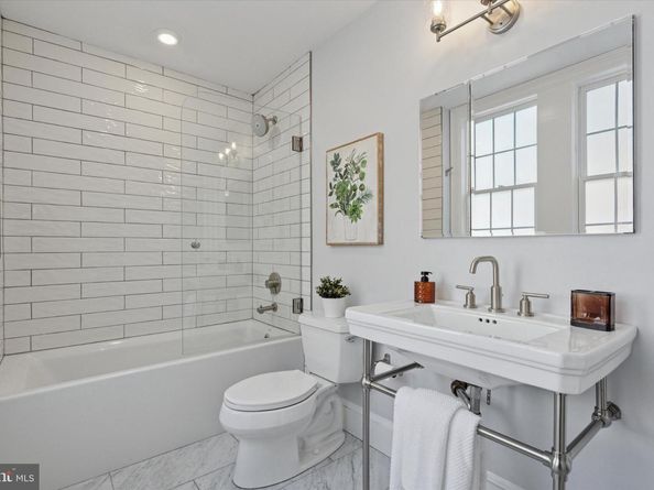 1215 Spruce Street 301, Philadelphia PA 19107