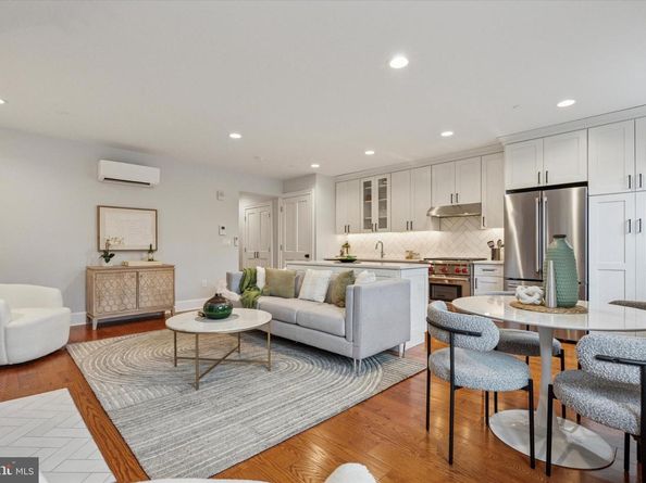 1215 Spruce Street 301, Philadelphia PA 19107