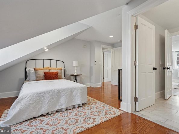 1215 Spruce Street 301, Philadelphia PA 19107