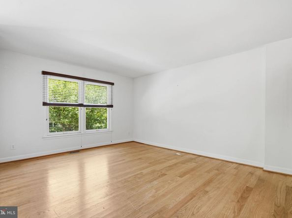 1609 Oak Spring Way, Reston VA 20190
