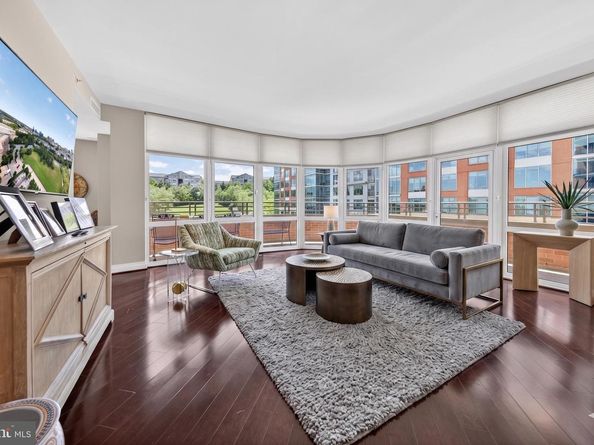 8220 Crestwood Heights Drive 407, Mclean VA 22102