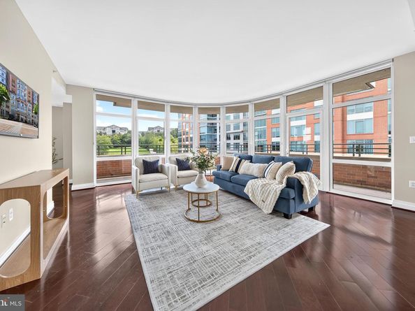 8220 Crestwood Heights Drive 407, Mclean VA 22102
