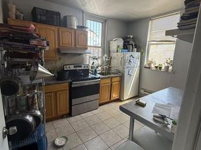 1913 S 10TH Street, Philadelphia PA 19148