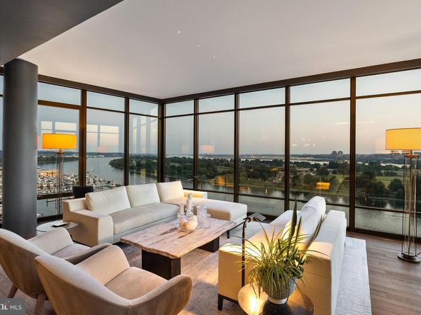 45 Sutton Square SW PH08, Washington DC 20024