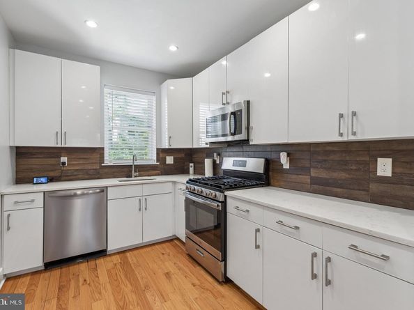 3825 Mount Vernon Street, Philadelphia PA 19104