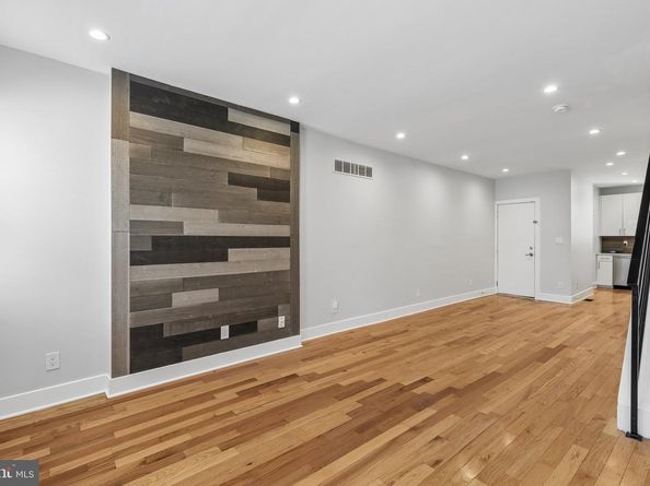 3825 Mount Vernon Street, Philadelphia PA 19104