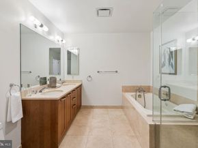 50 S 16TH Street 4504, Philadelphia PA 19102