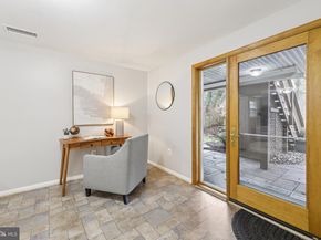 8413 Hollis Lane, Vienna VA 22182