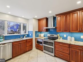 8413 Hollis Lane, Vienna VA 22182