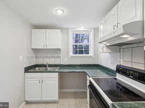 8413 Hollis Lane, Vienna VA 22182