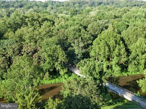 200 N Pickett Street 512, Alexandria VA 22304