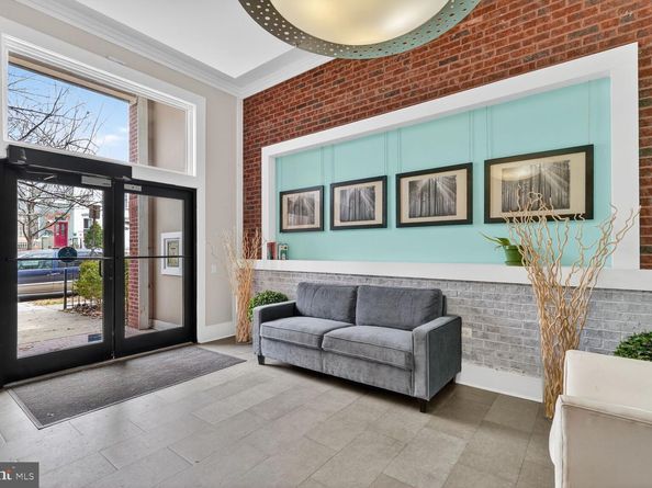 245 15TH Street SE 403, Washington DC 20003