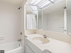 1326 Spruce Street 1901, Philadelphia PA 19107